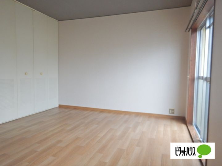 守口東ピラミッドマンションの居間