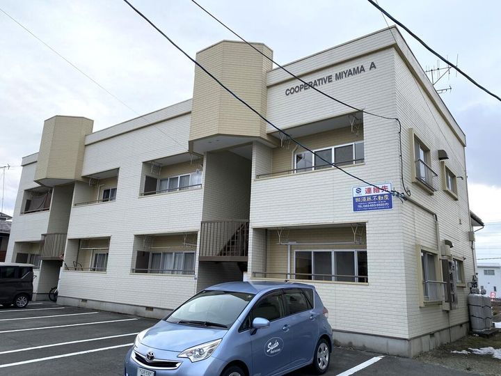 コーポみやま A棟の外観