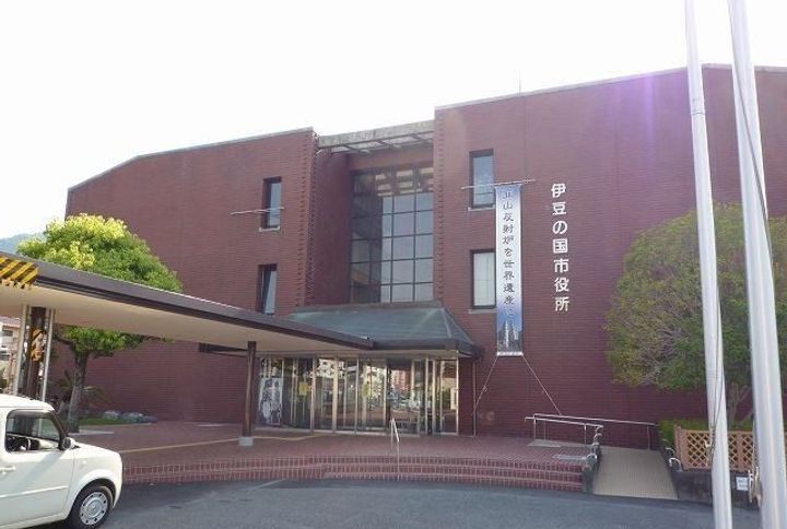 ブリッサ絢女の周辺