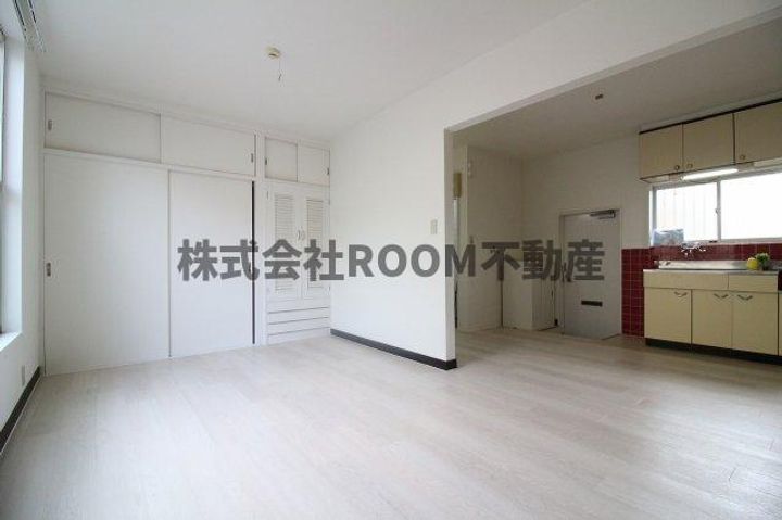 ガーデンR10の居間