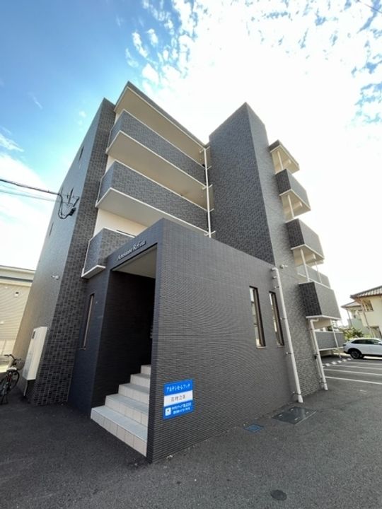 アルテシモ・レフィナの外観