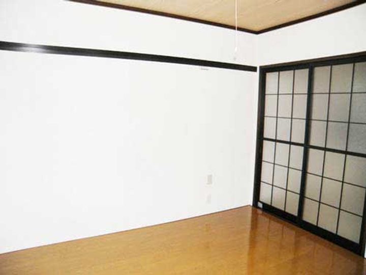 ファミールAの居間