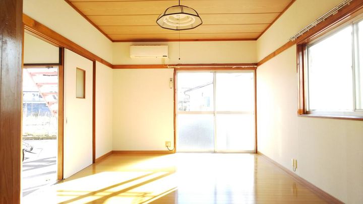 コーポサクラの居間