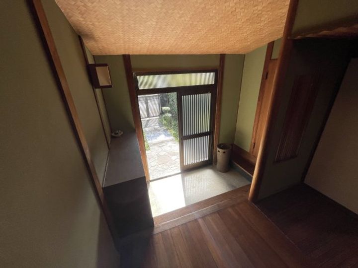 兵庫県宝塚市野上4(一戸建)の賃貸物件の玄関