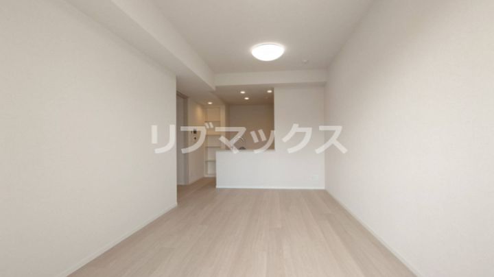 神奈川県横浜市神奈川区松ケ丘(マンション)の賃貸物件の居間