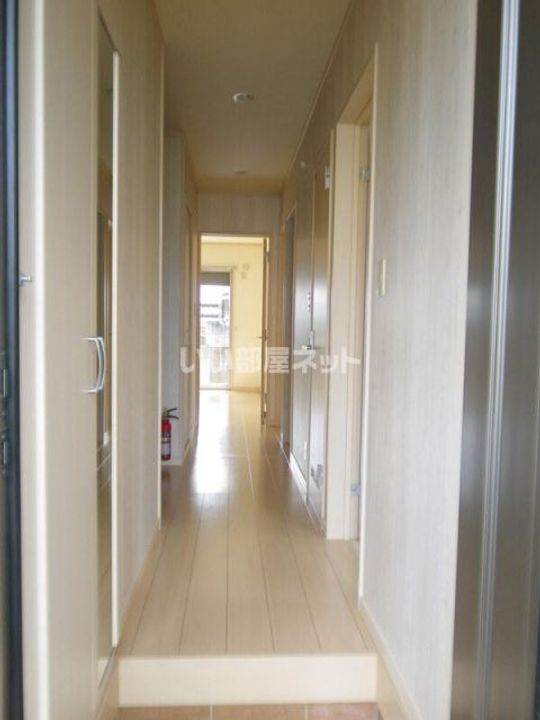 リヴィエールAの玄関