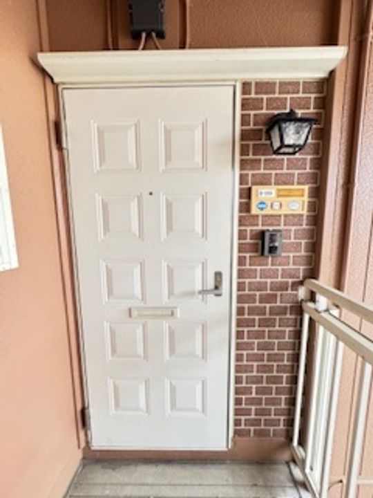 メゾン旭Dの玄関