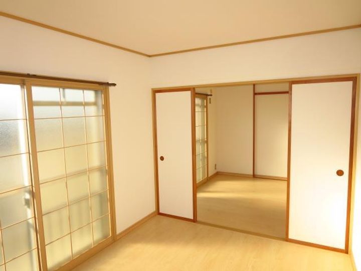 ペアパレスCHIBAの居間