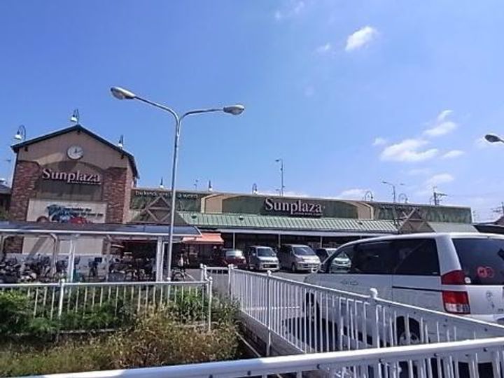 シャルマンコートの周辺