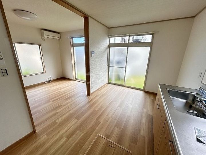 神奈川県小田原市栢山(一戸建)の賃貸物件の居間