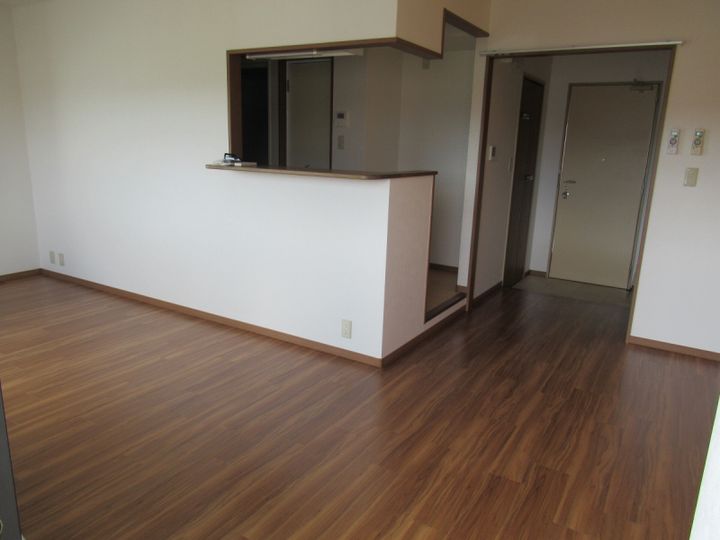 学園西カレッジハイツの居間