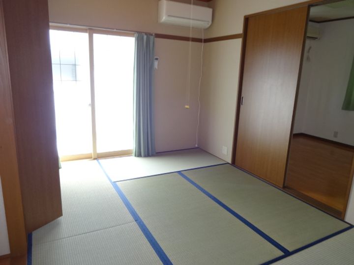 コートサンフラワーの居間