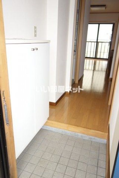 すまいる8番館の玄関