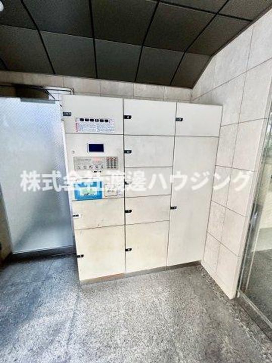 ラファイン江坂の地図