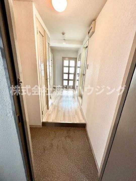 ラファイン江坂の玄関