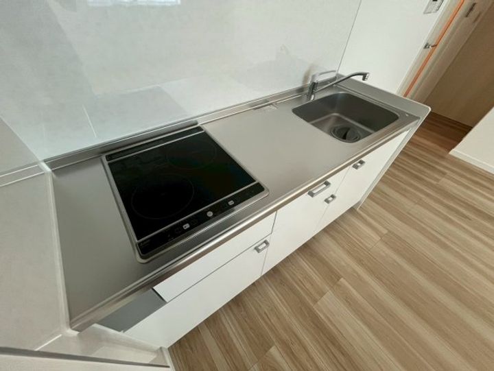 ソレイユビセレクト法蓮町IIのキッチン
