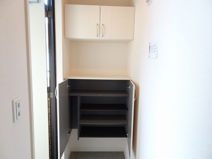 茨城県日立市金沢町4(マンション)の賃貸物件の玄関