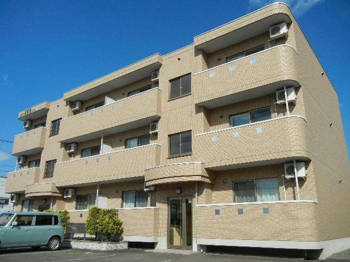 エスティ三番舘214の外観