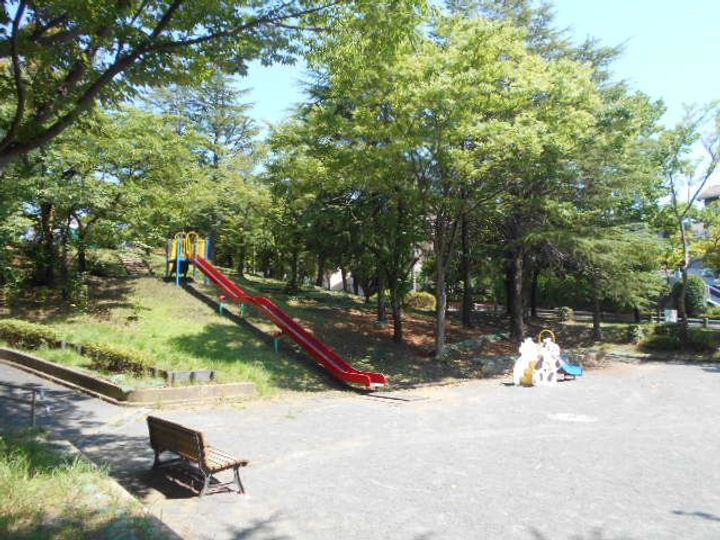 シャトル中山の周辺