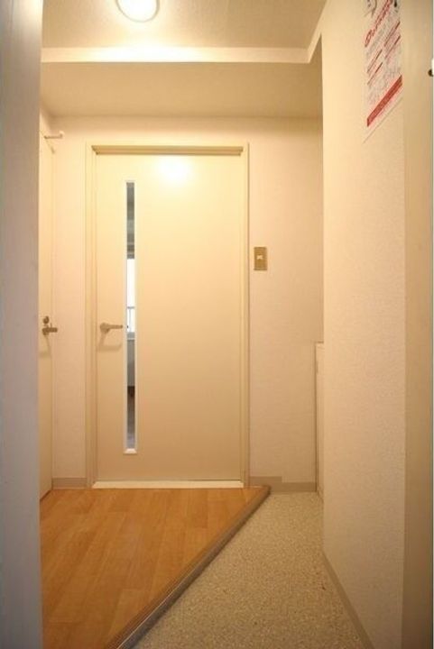 北海道札幌市豊平区平岸五条11(マンション)の賃貸物件の玄関
