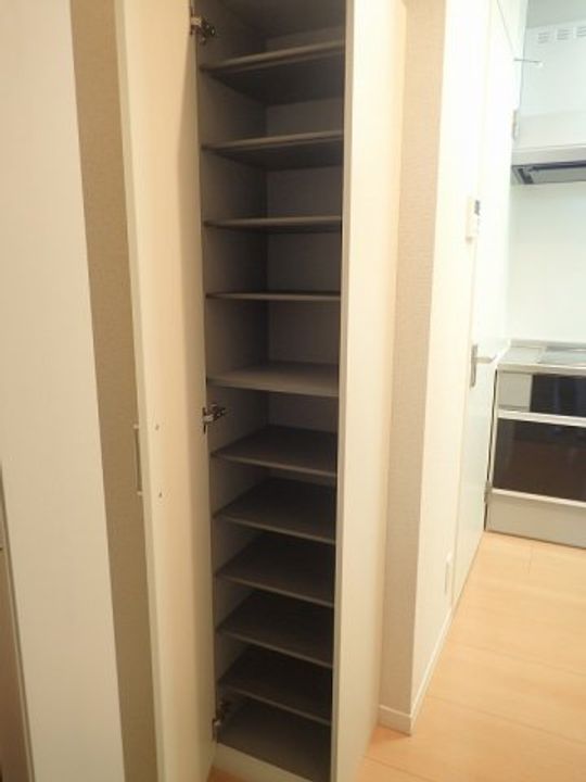 フーガ新百合【SHM】の玄関