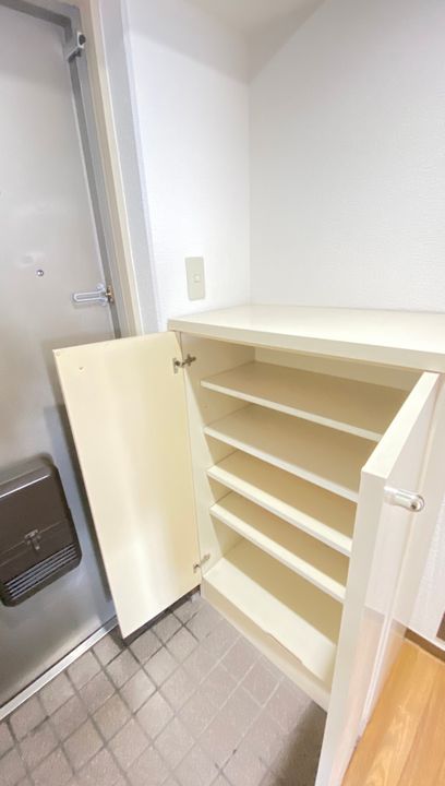 大阪府大阪市淀川区十三東4(マンション)の賃貸物件の玄関