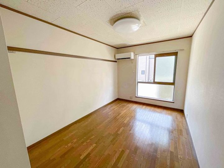 メゾン大多和の居間