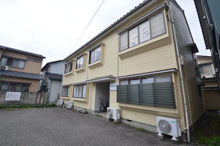 コーポ小松の外観
