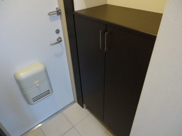 コンフォルト エスターテの玄関