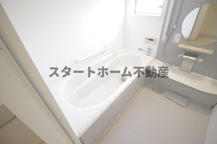 ロイヤルコートBの風呂