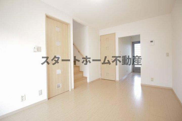 ロイヤルコートBの居間