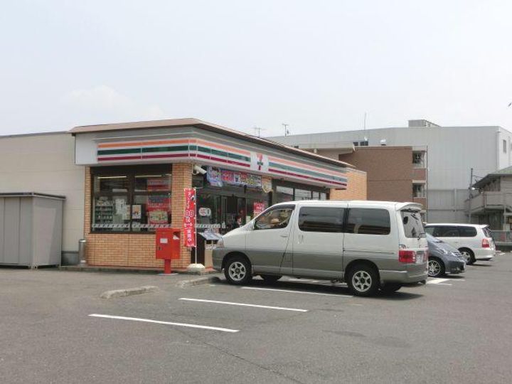 フロレゾンアサウミの周辺