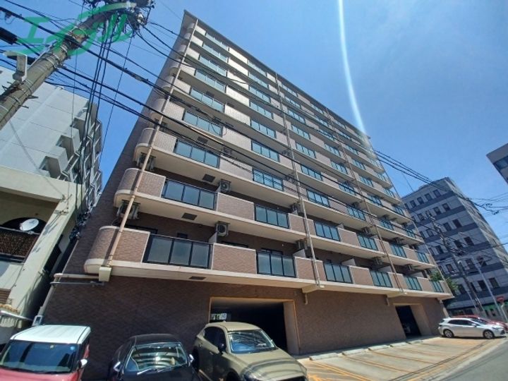 四日市エンブルコートの外観