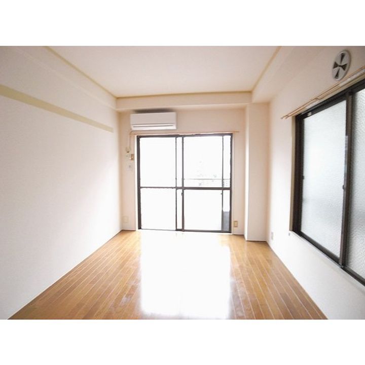 東京都世田谷区上北沢4(マンション)の賃貸物件の居間