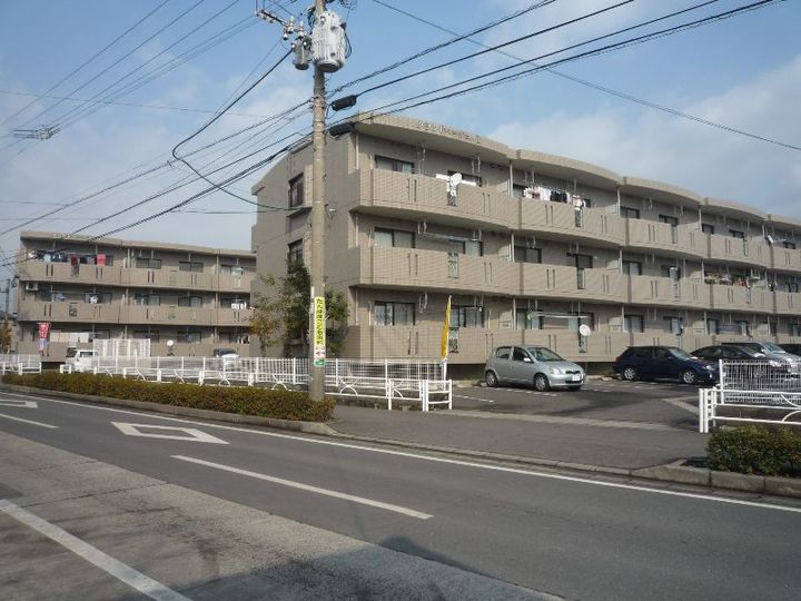 グランドベージュIの地図