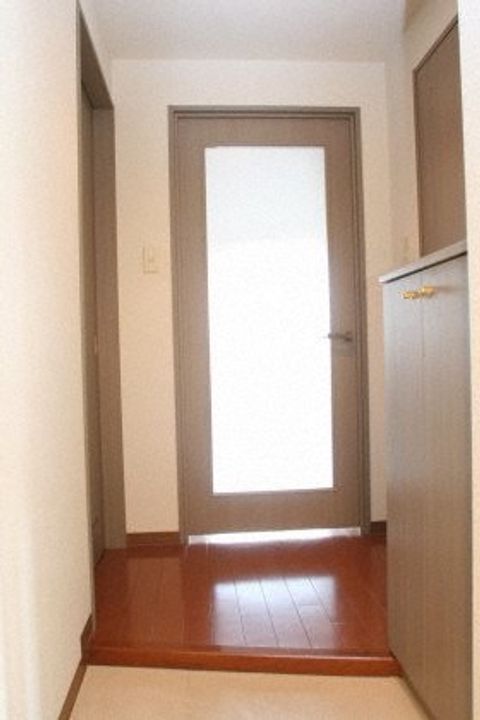 デュ アンジュ北円山の玄関