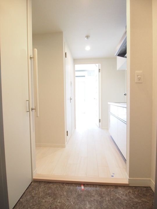 マストライフ虎ノ門の玄関