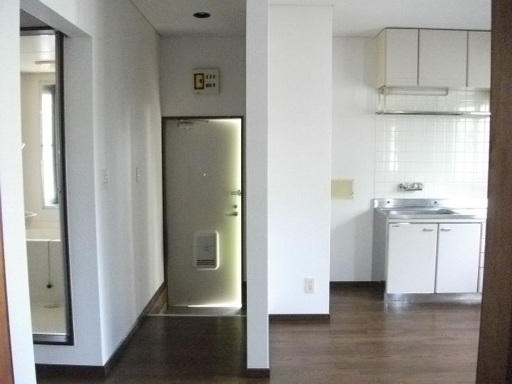 アンナムールの玄関