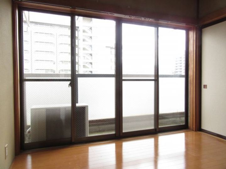 花笠マンションの居間