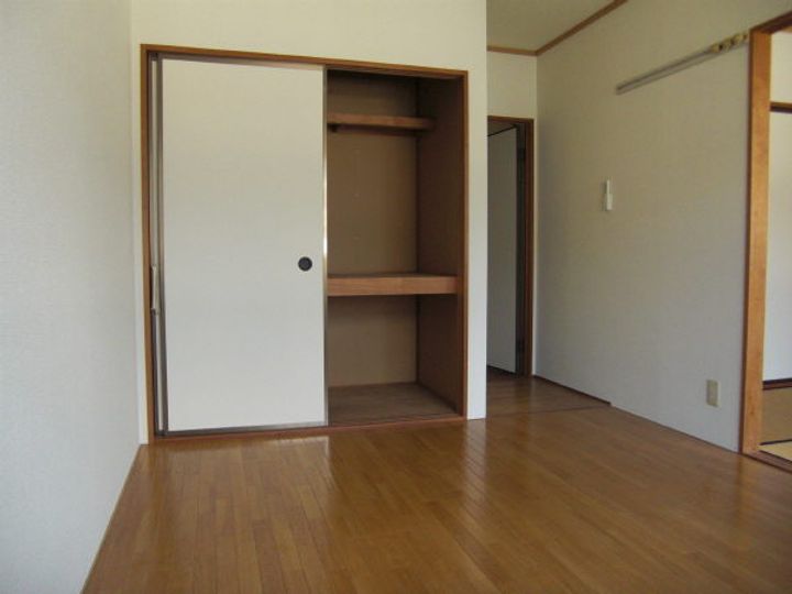 スリーゼ 花田 A棟の内装