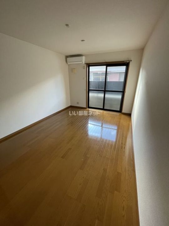 和歌山県和歌山市今福5(アパート)の賃貸物件の居間