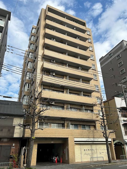 レスポアール四条大宮の外観