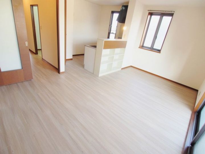 グランシード西原C棟の居間