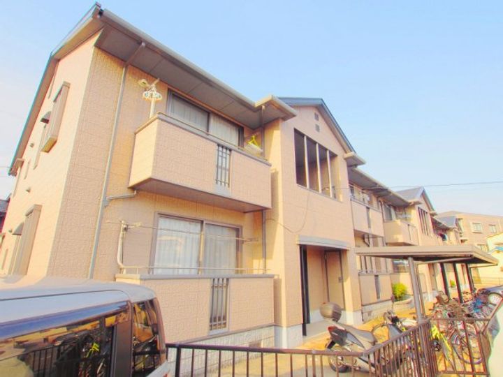 グランシード西原C棟の外観