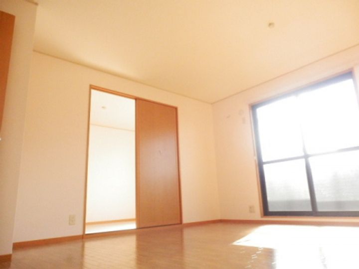 滋賀県野洲市久野部(アパート)の賃貸物件の居間