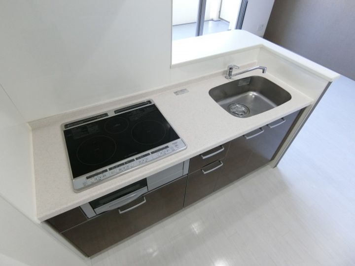 ルオ マルーンのキッチン