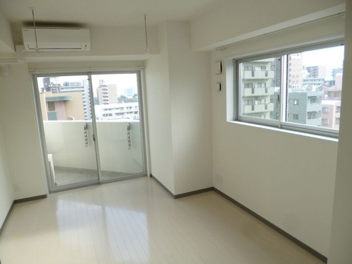 朝日マンションの居間