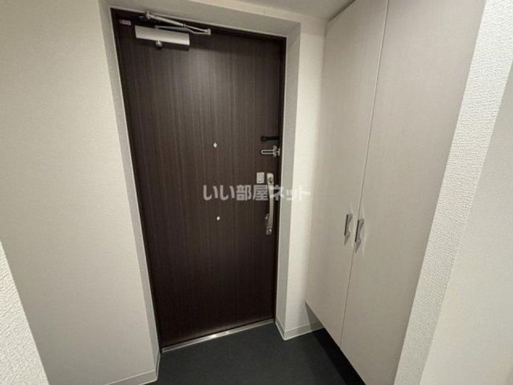 京都府京都市南区吉祥院定成町の賃貸マンションの玄関