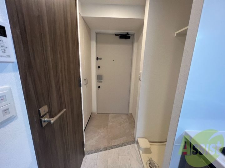 エステムコート神戸湊町の玄関