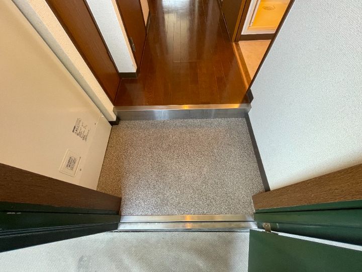 大阪府大阪市住吉区山之内4(マンション)の賃貸物件の玄関